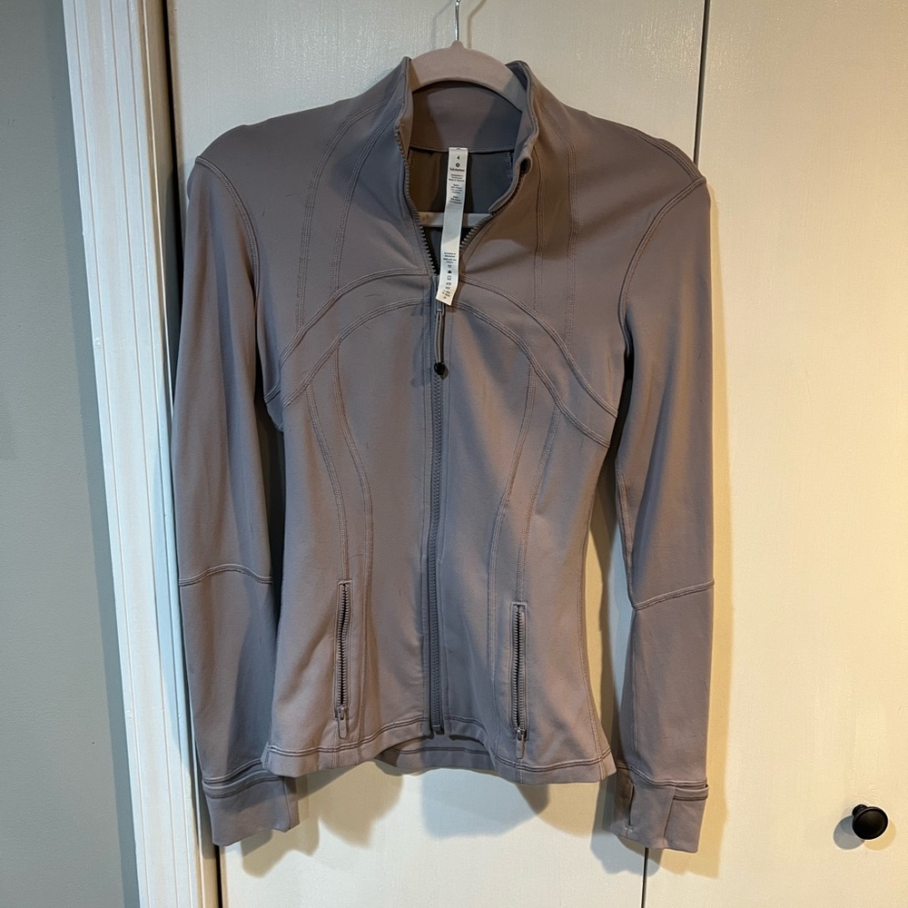 Lulu lemon define jacket in a lilacs/gray size 4